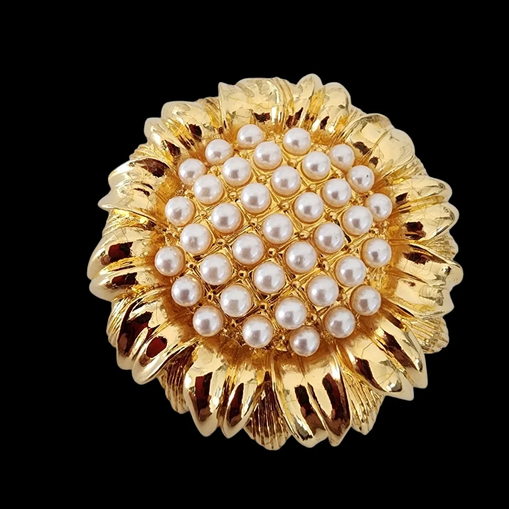 Vintage Mod Brooch Pin Pendant sunflower pearls signed MOD  A0253